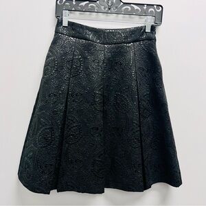 Black Paisley Shiny Pleated Embossed Print Skirt by Banana Republic Size 0